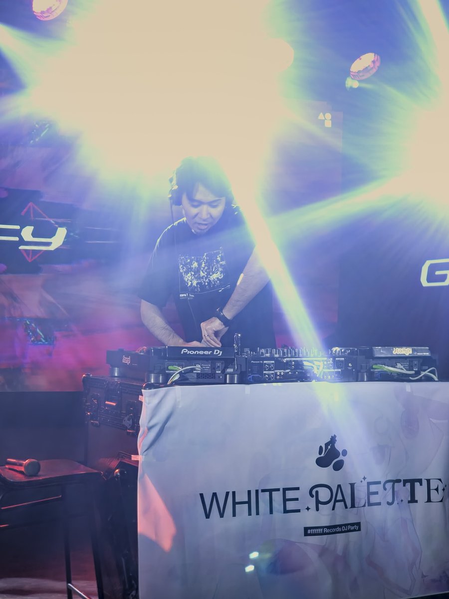tamariel0412's tweet photo. 2025/01/12 - 𝐖𝐡𝐢𝐭𝐞 𝐏𝐚𝐥𝐞𝐭𝐭𝐞
#ffffff_records DJ Party
DJ Getty
#White_Palette #화이트_팔레트 https://t.co/MHPKti5xg7