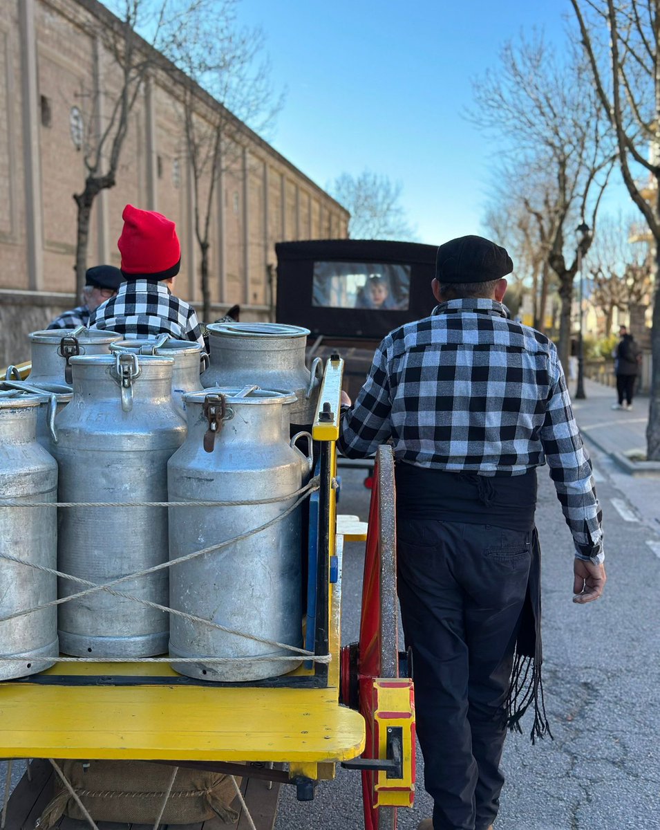 GilVilarrasaMas's tweet photo. Avui hem tret els carros i el bestiar a passeig! Primers Tonis de la temporada!
#Tonis #TresTombs https://t.co/qMG888l96t