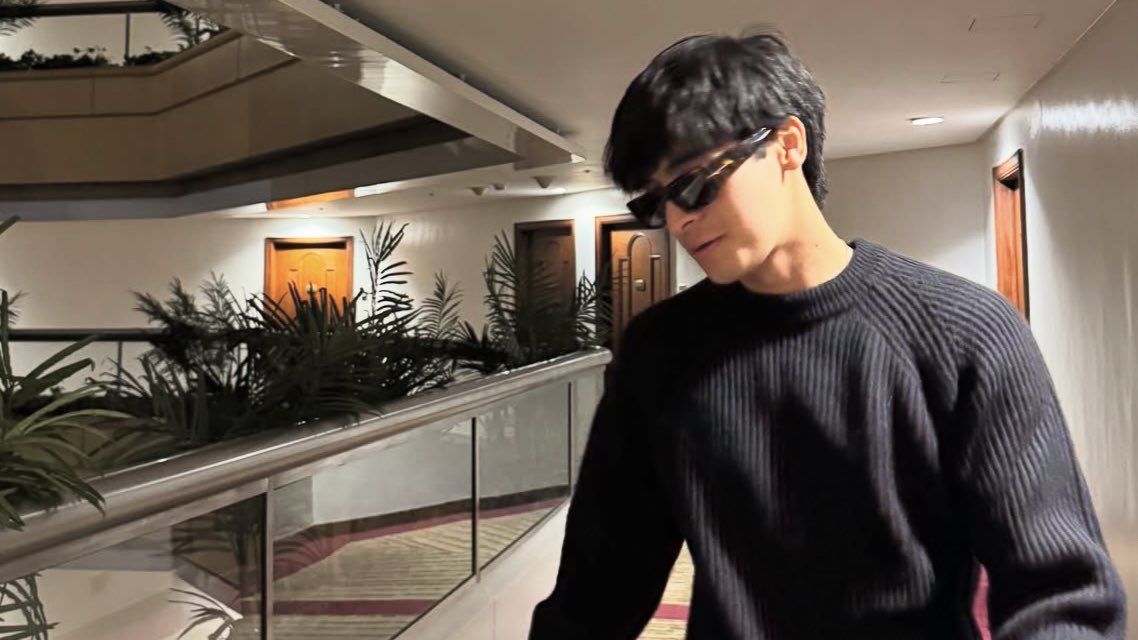 unwritten pages of us.
— an #ashdres au wherein

ash was out drinking with friends and they couldn't catch a ride home so she calls her brother, but accidentally calls ander, the guy she had a brief mutual understanding with back in highschool, instead