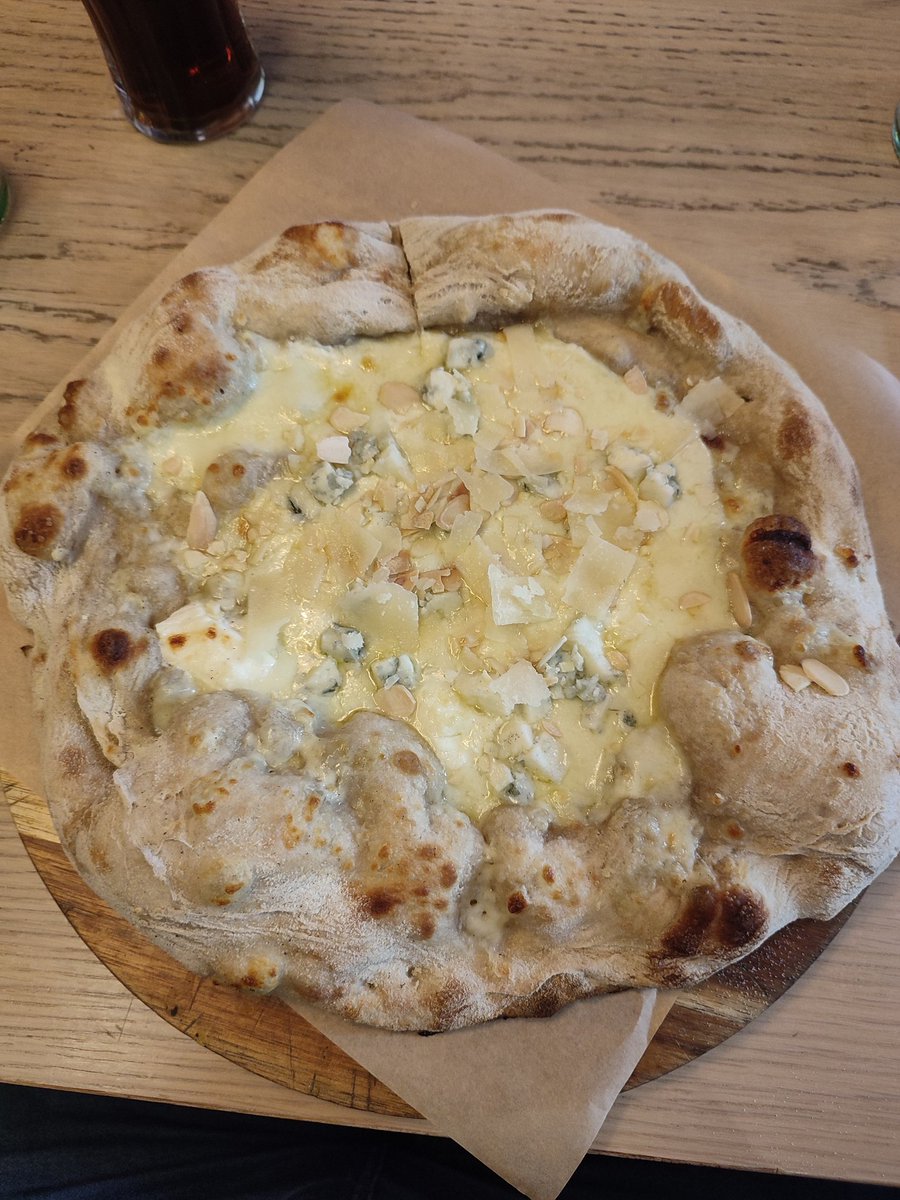Dan02Daniel's tweet photo. Que le pasa a @GinosRistorante ? Cada día van peor https://t.co/dnf6cGyzF8