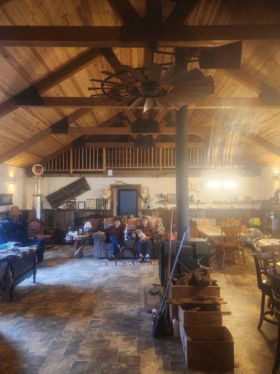 "Bruce just loves his fan!" - Christy G. 

Christy and Bruce, thank you so much for your kind words and photos! Your Western retreat is pure perfection! 🪵✨ At the heart of this magnificent room is a custom Windmill Ceiling Fan, featuring a signature Tail Vane with it's own u...
