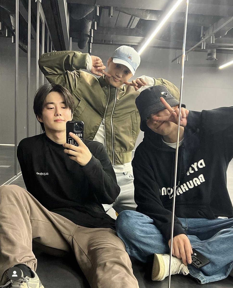 yu_myeon's tweet photo. Oh brother, we’re not ready https://t.co/5OAtr3WZBR