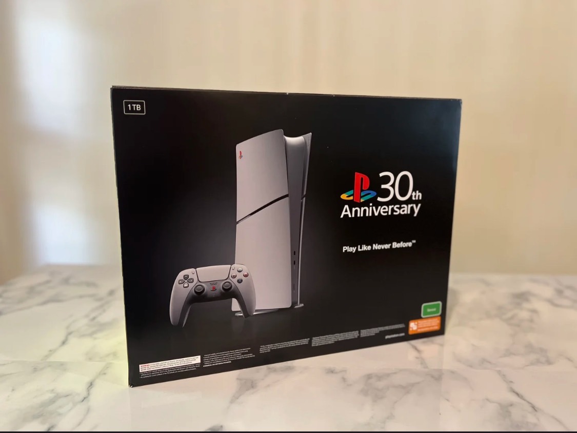 ゲリラ開催！！ 贈り物...🎄30周年の限定版をあなたに...

初代PSオマージュの「30周年記念モデル」✨

完全ランダム抽選で2名様へプレゼント決定✨

ご応募有難う御座います✨本日から３日間限定！！

🎯参加方法
①フォロー&amp;リポスト
②固定ツイートをＲＴ✨✨✨
➂いいねとコメントで当選率UP⤴️