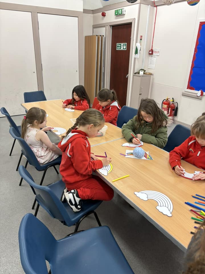 Girvan Rainbows started 2025 with some lovely promise mobiles! 🌈
The Unit are planning to have a Promise ceremony before the end of the spring term! Well done girls! 👏🏻
Find out more about Rainbows here on our website - girlguidingayrshiresouth.org.uk/rainbows-5-7/
#Rainbows #GuidingPromise #Girvan