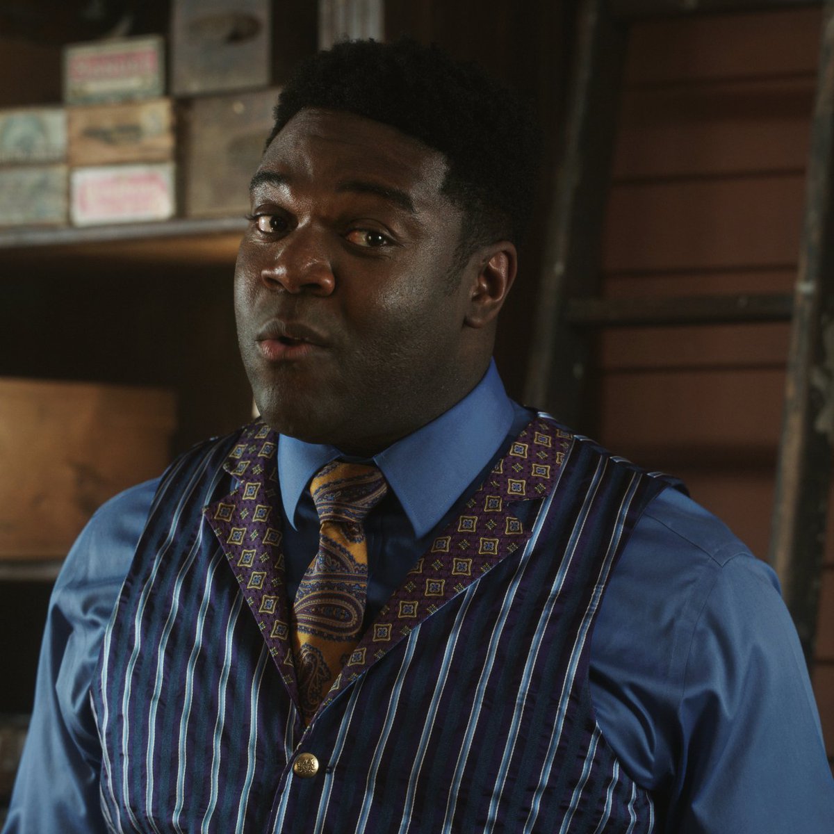 Disney_Wiki's tweet image. Happy Birthday, Sam Richardson
For Disney, he portrayed Gilbert in #HocusPocus2.
He also voiced Lee the Office Nerd in #RalphBreaksTheInternet and Garfield &quot;Gary&quot; Garoldson in #MODOK.