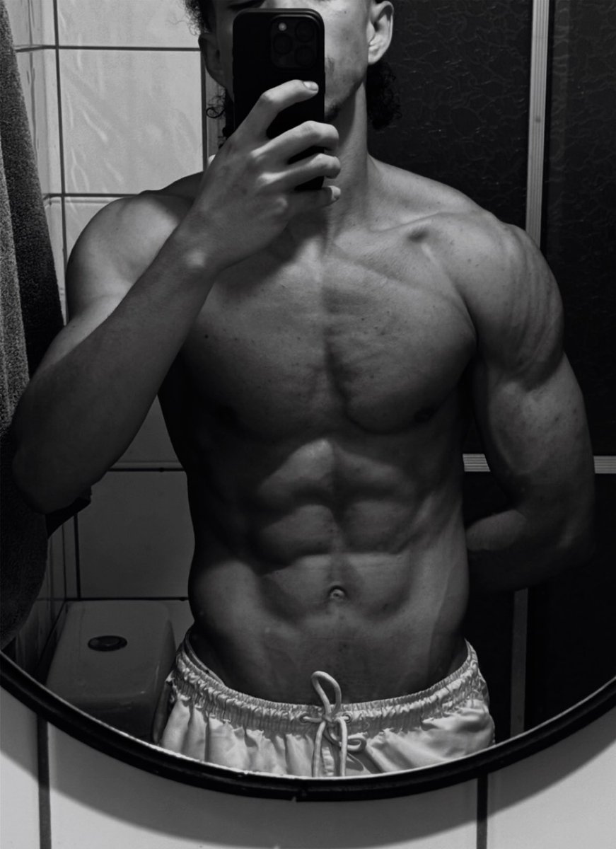 wtoncgi's tweet photo. #gym https://t.co/JsWrEIasJ2