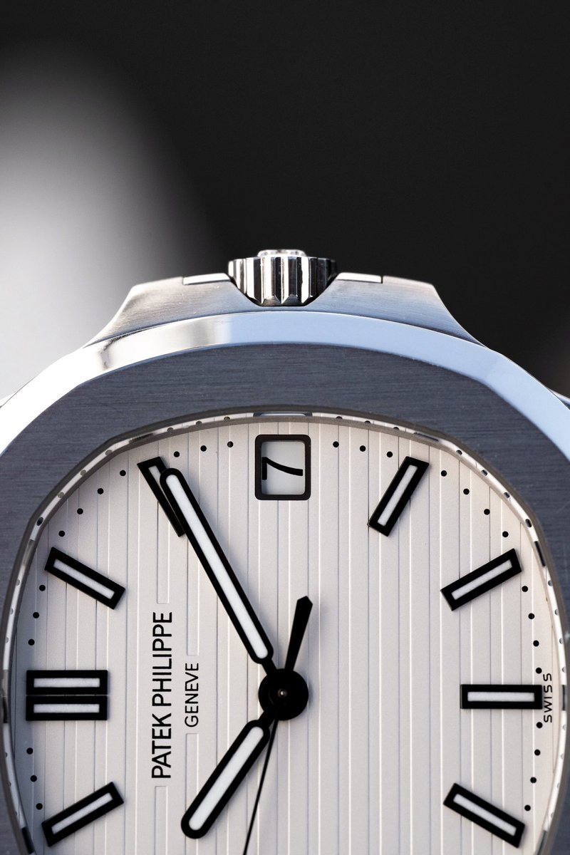 hairspringwatch's tweet photo. Finds. A ‘Piano’ dial 5711/1A-011, one of the least ‘special’ watches to appear in Finds. However, it has some potentially interesting origins that I’ve never heard discussed, harkening back to a prototype 3700. Or, perhaps, I’m imagining connections that don’t exist. Either way, it’s a somewhat boring watch with a potentially very interesting origin story. https://t.co/8sr5sYPeDN