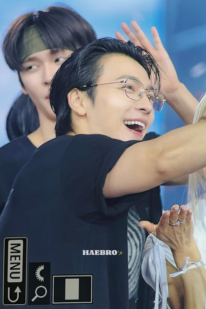 haebro19861015's tweet image. 𝟏𝟏𝟑𝟎𝟏𝟏𝟐 𝐒𝐦𝐭𝐨𝐰𝐧

누구랑 이렇게 즐거웠는지!!

#슈퍼주니어  #superjunior 
#슈퍼주니어DnE #SuperJuniorDnE
#동해 #トンへ #donghae
#SMTOWNLIVE2025