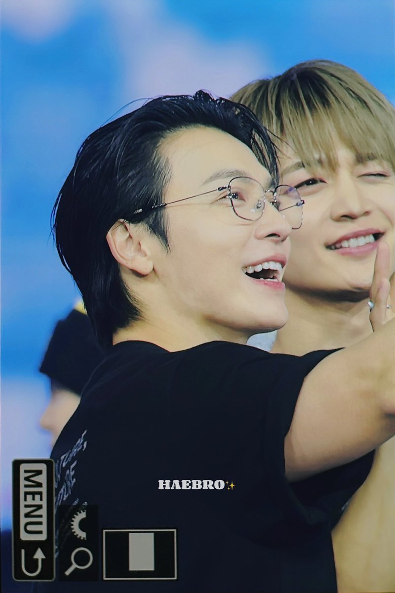 haebro19861015's tweet image. 𝟏𝟏𝟑𝟎𝟏𝟏𝟐 𝐒𝐦𝐭𝐨𝐰𝐧

누구랑 이렇게 즐거웠는지!!

#슈퍼주니어  #superjunior 
#슈퍼주니어DnE #SuperJuniorDnE
#동해 #トンへ #donghae
#SMTOWNLIVE2025