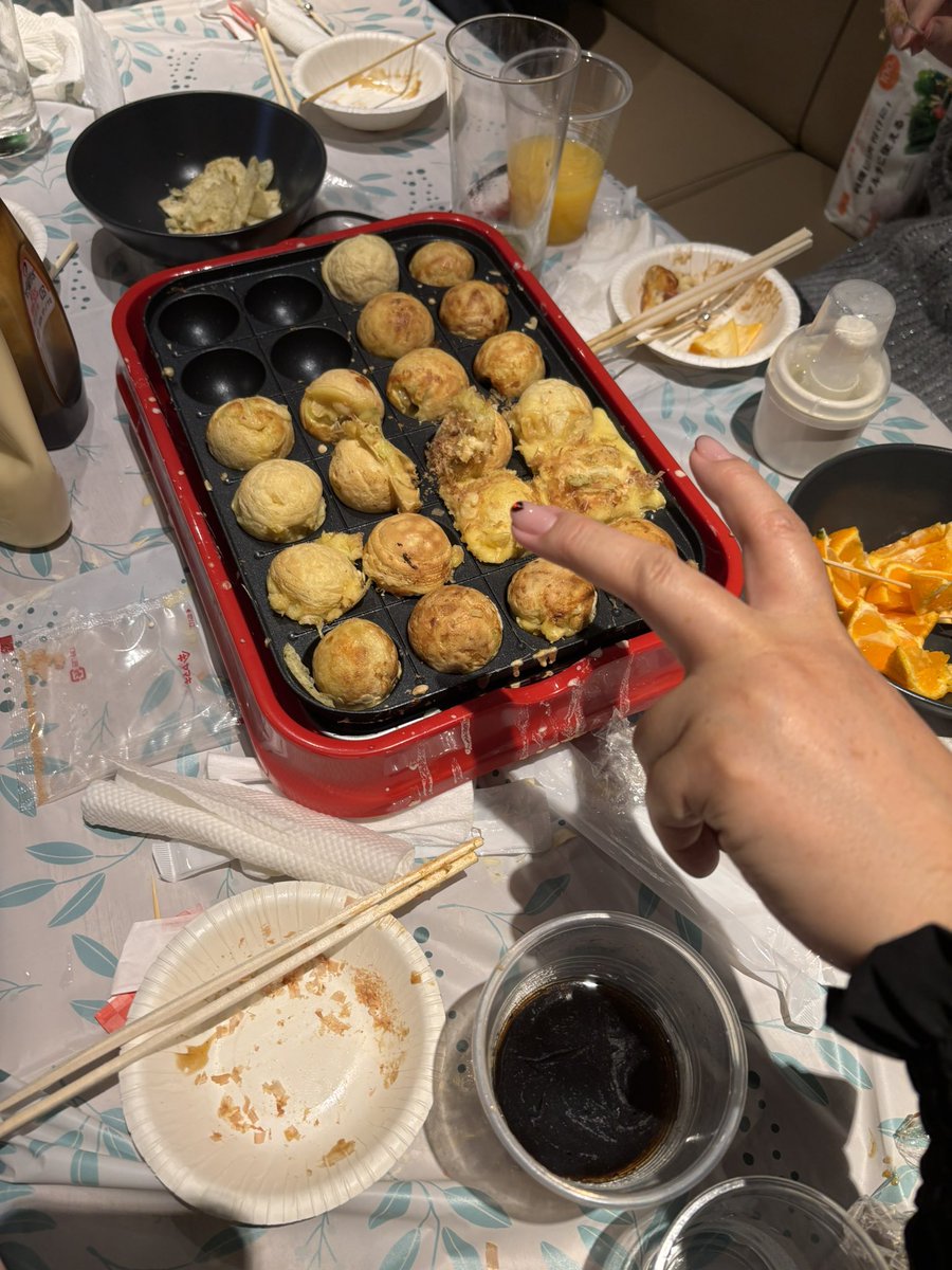 nono_spi's tweet image. 今日はBARKAMNAの新年会でした💖色々お話しさせていただいてとってもとっても楽しかったです！
シャンパンご馳走様でした🎵たこ焼きおいしかったー！！
今年もカムナでパワーチャージ✨✨
帰りの電車の中まで楽しかったです😊
#barKAMNA #MATTshow #中野さん