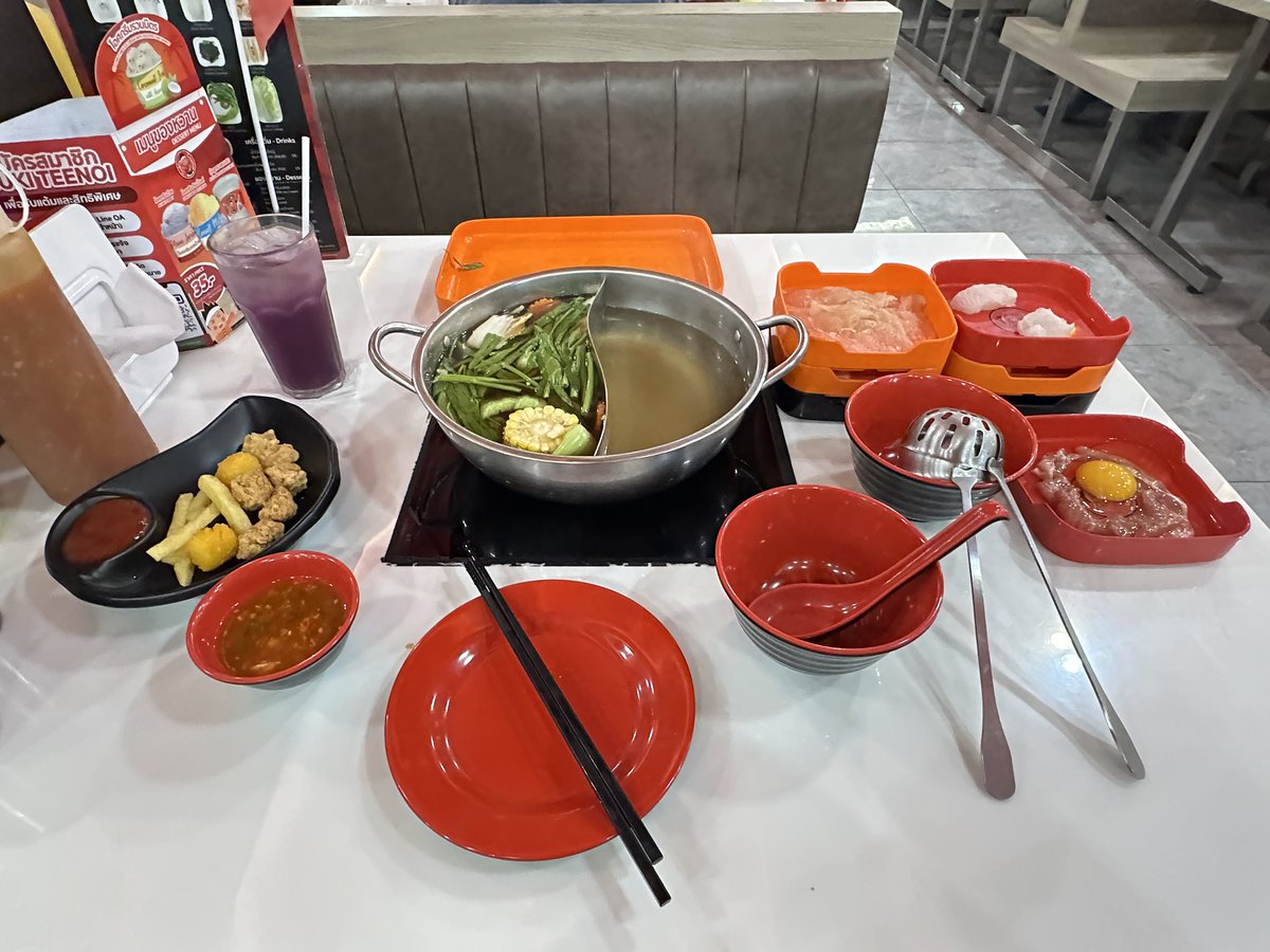 Chynoi's tweet photo. นานๆ กินที #สุกี้ตี๋น้อย #กินคนเดียว https://t.co/tVWC8jgRHA