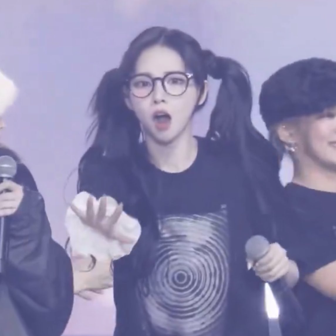 icurina's tweet image. ever since they started matching with each other they’ve been sharing one braincell together