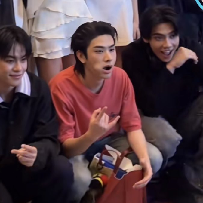 gimmethatqt's tweet photo. เอาลิ้นดุนแก้มไม่พอ ฮีเสิร์ฟวิงค์อีก เออเอา เฮียภาค🔛🔝🤙🏻
#THAIchayanon https://t.co/9Jiasb06q2