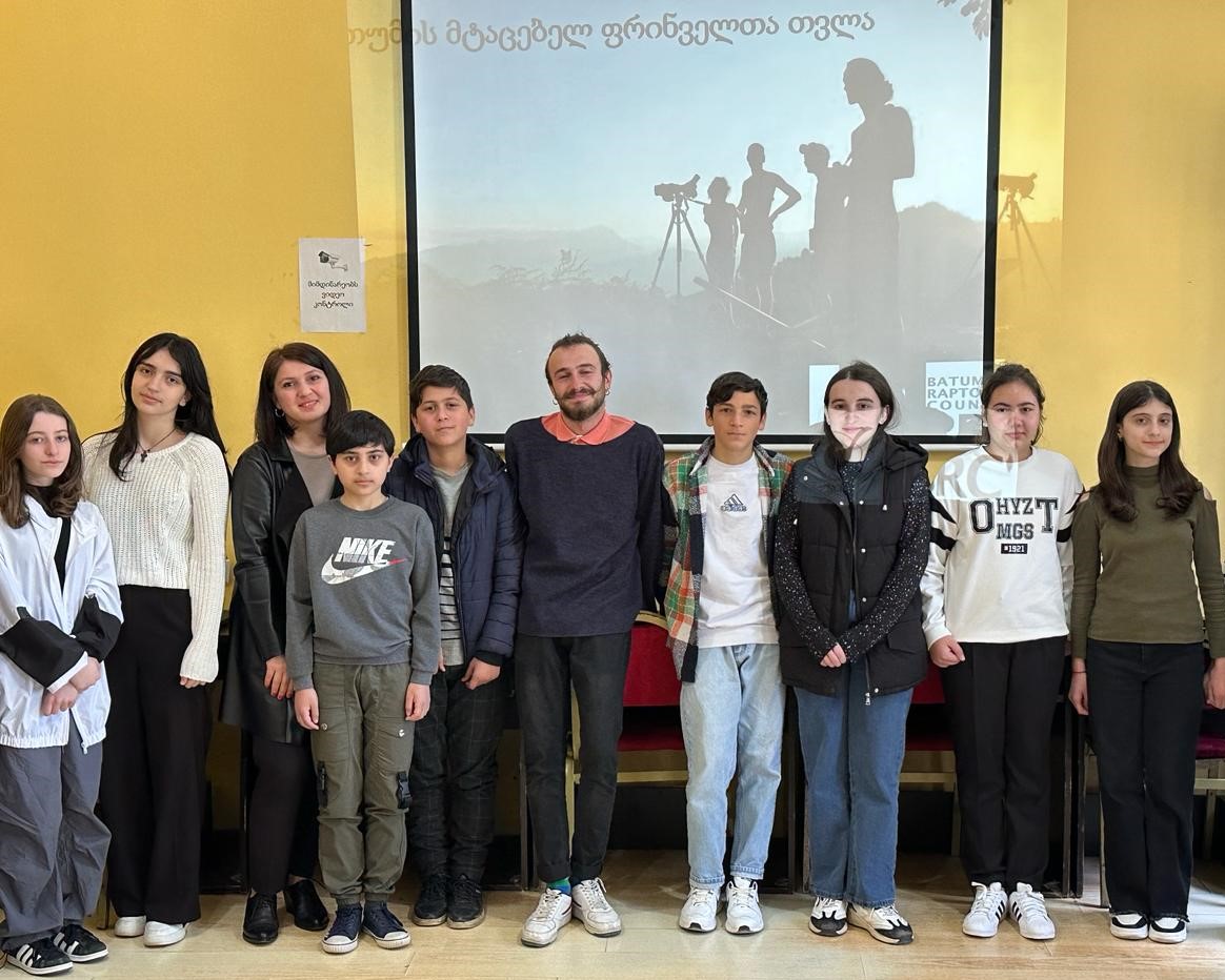 Batumi Raptor Count (@batumiraptors) on Twitter photo Together with Nature Conservation Georgia, we visited 300 students and 25+ teachers from 13 different schools! Including a workshop for 21 teachers who are currently teaching about birds in their respective schools. 
Read more: batumiraptorcount.org/news/2024/4/ed…
2/3 Together with Nature Conservation Georgia, we visited 300 students and 25+ teachers from 13 different schools! Including a workshop for 21 teachers who are currently teaching about birds in their respective schools. 
Read more: batumiraptorcount.org/news/2024/4/ed…
2/3