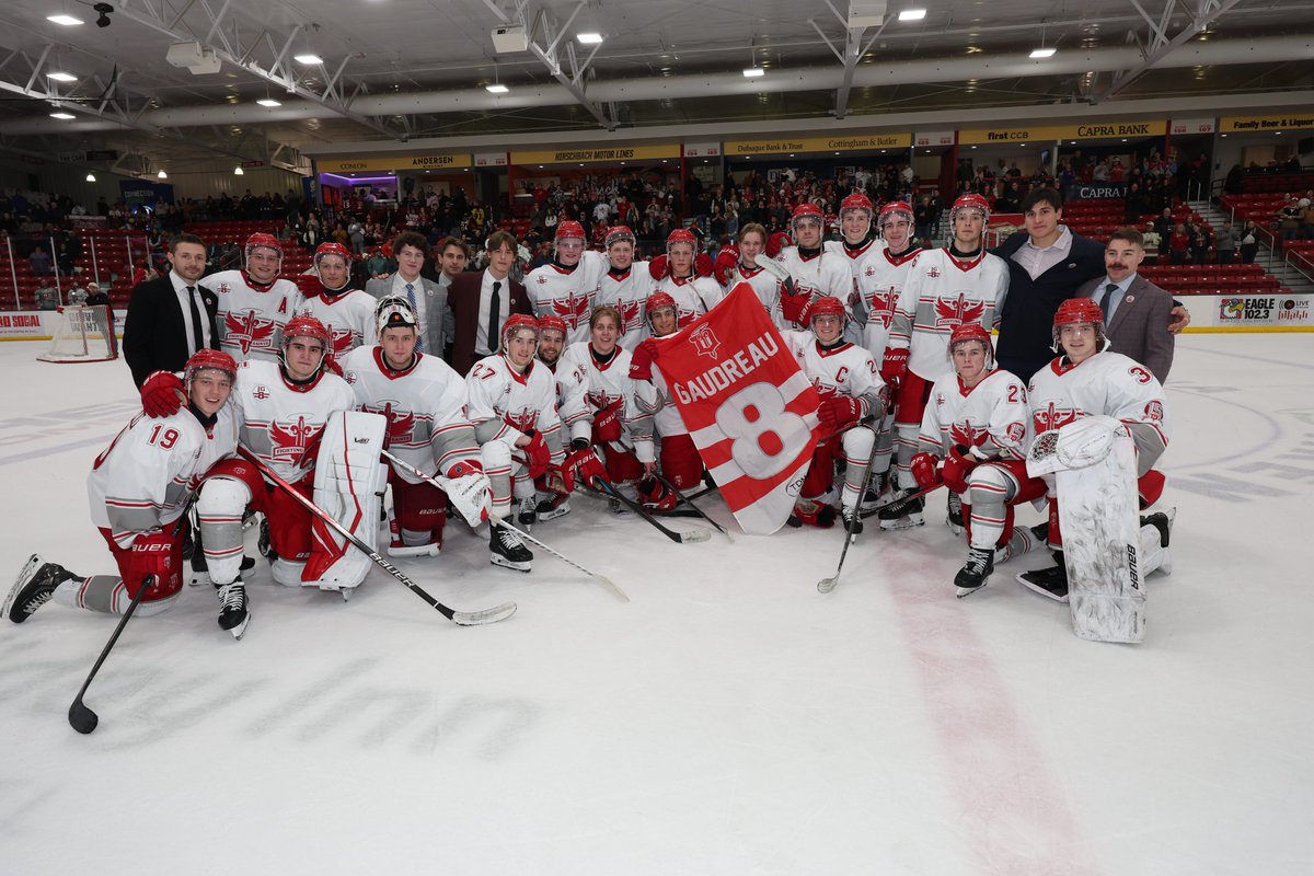 USHL's tweet image. The @fightingsaints family 📸

#USHL