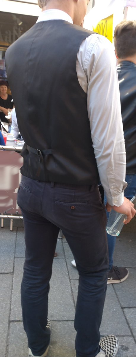 narcisolegend23's tweet photo. #nalgonescallejeros #bundadehomem #straightguy #manbutt #мужскаяпопка #雄尻 #potodemacho #cazadordenalgones #nalgotas #potazo https://t.co/IBWU4dmfiy