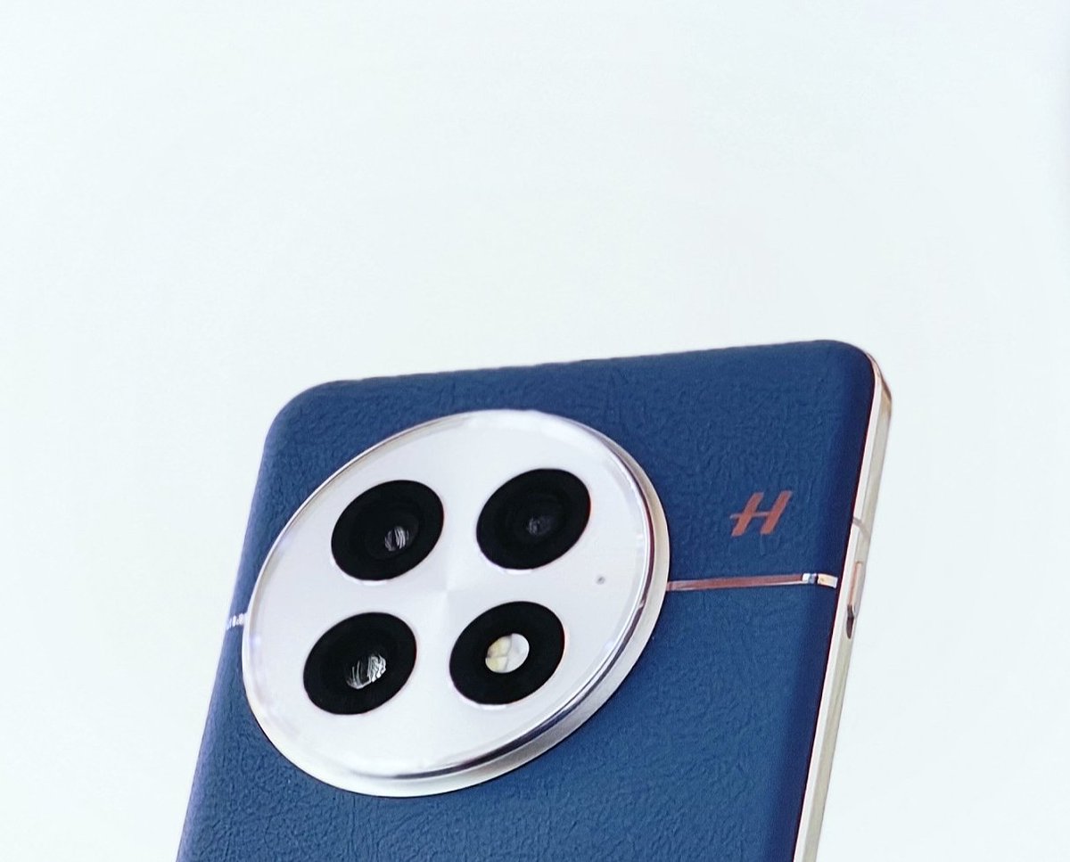 Clicksbyarijit's tweet image. #ProductShoot For The New OnePlus Beast #OnePlus13 
Midnight Ocean at Bangalore OnePlus Event w//@TechnicalGuruji