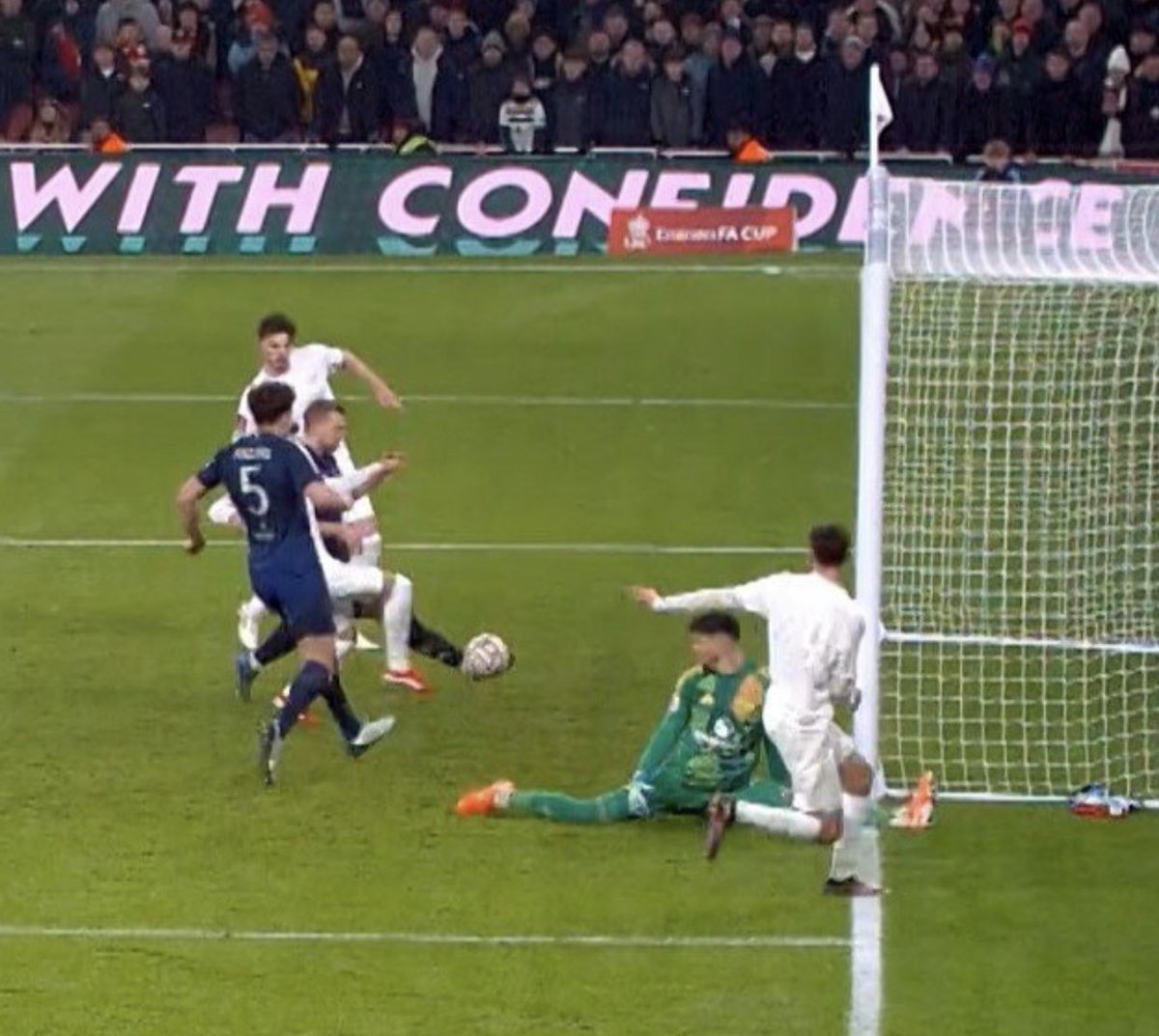 Footballtweet's tweet photo. This clearance from De Ligt. 👏👏 https://t.co/thx8czqOx2