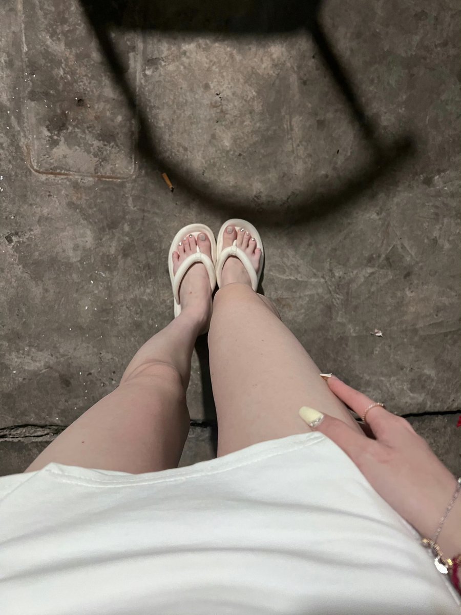 mugouwanera's tweet photo. 限时回归啦 #母狗 #女大 #足控 #反差 #鸡巴 #小狗日记 #体育生 https://t.co/4aPBKeExR3
