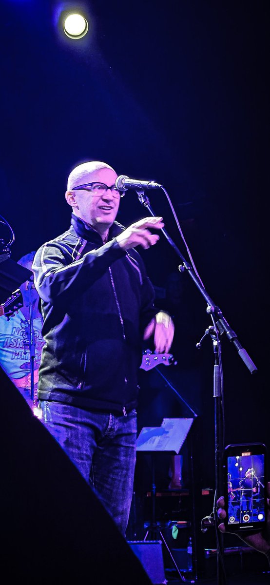 <a href="/HimymCraig/">Craig Thomas</a> "To One Hell of a Night!" Last night's show with <a href="/thesolids/">The Solids</a> was nothing short of legen.... I hope you realize how fun it was to be celebrating and dancing with a couple of hundred friends... dary!