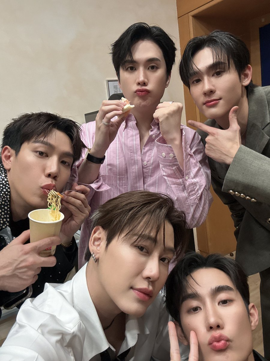 บุนบุ่นบุ้นบุ๊นบุ๋น Mitsuaki Akito🥦 tweet media