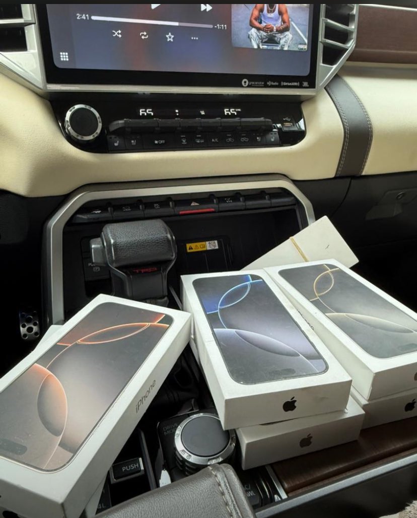 FrankAdom16's tweet photo. 16 Pro Max 256GB &amp;512GB Factory unlock Available https://t.co/UjjVOawGry