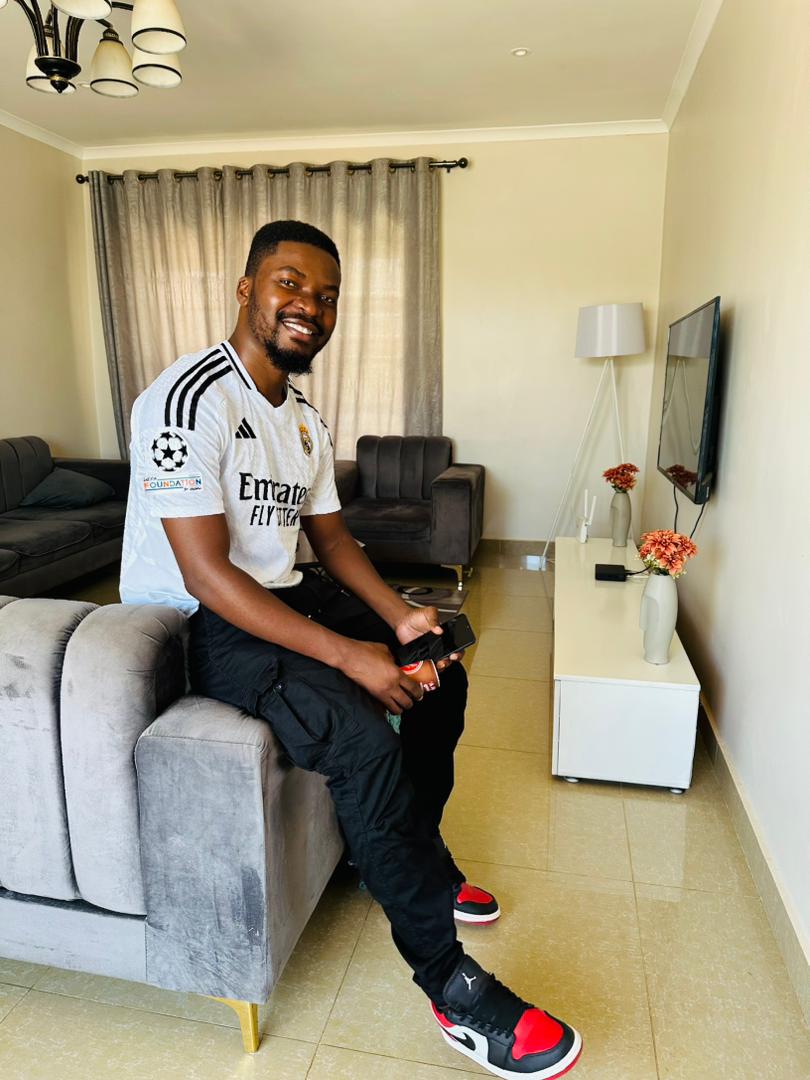 LawsonAshraff's tweet photo. It's gonna be a good year❤️
#HalaMadrid 
#GGMU https://t.co/yk5T5cvRVG