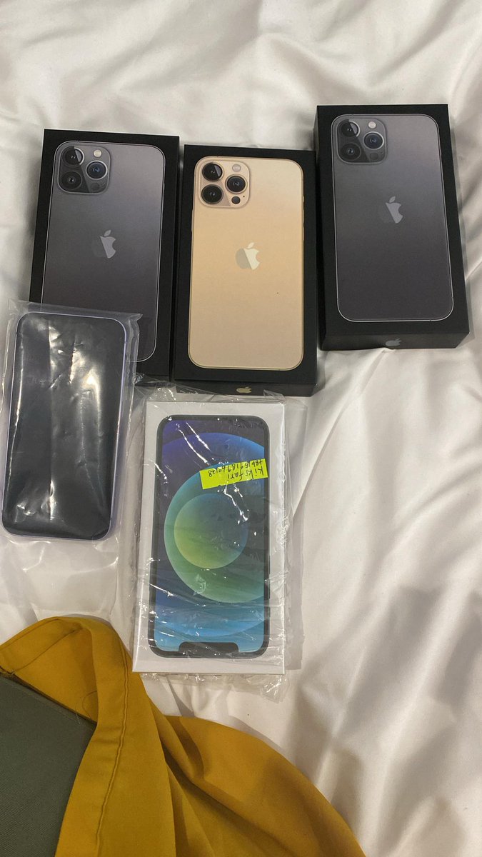 FrankAdom16's tweet photo. 13 pro max 128GB https://t.co/tZv18f6vUm