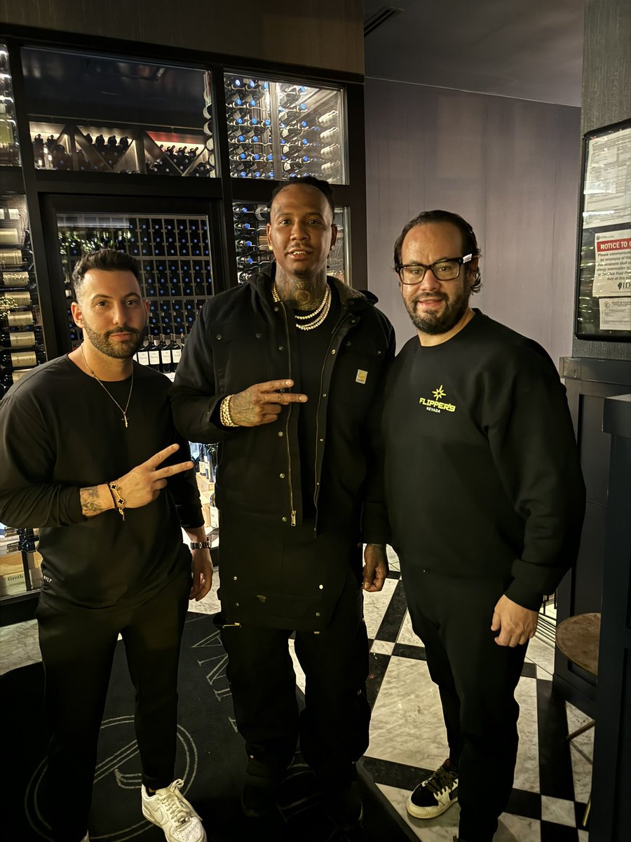 mmuslin1's tweet photo. @MoneyBaggYo Great vibes @adalinachicago https://t.co/7GhIMeKyhA