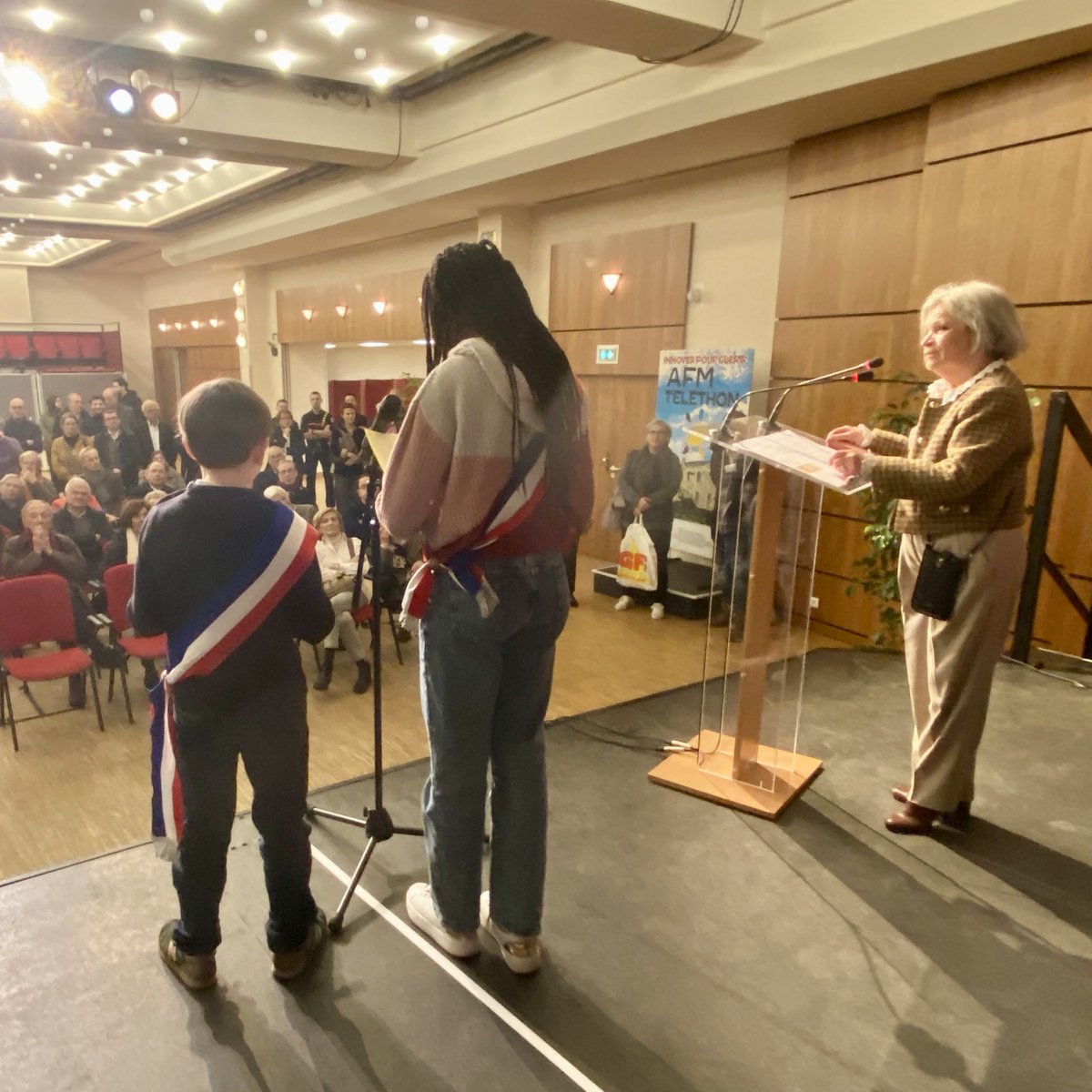 MartadeCidrac's tweet photo. Dans le contexte politique et budgétaire de notre pays, cette année, les voeux des maires et des élus sont empreints de gravité.

Une belle occasion de rappeler leur rôle essentiel dans la vie de nos communes.

Bon dimanche !

#Voeux2025 #Louveciennes #VillennesSurSeine #Orgeval https://t.co/b4BLLBX6R8