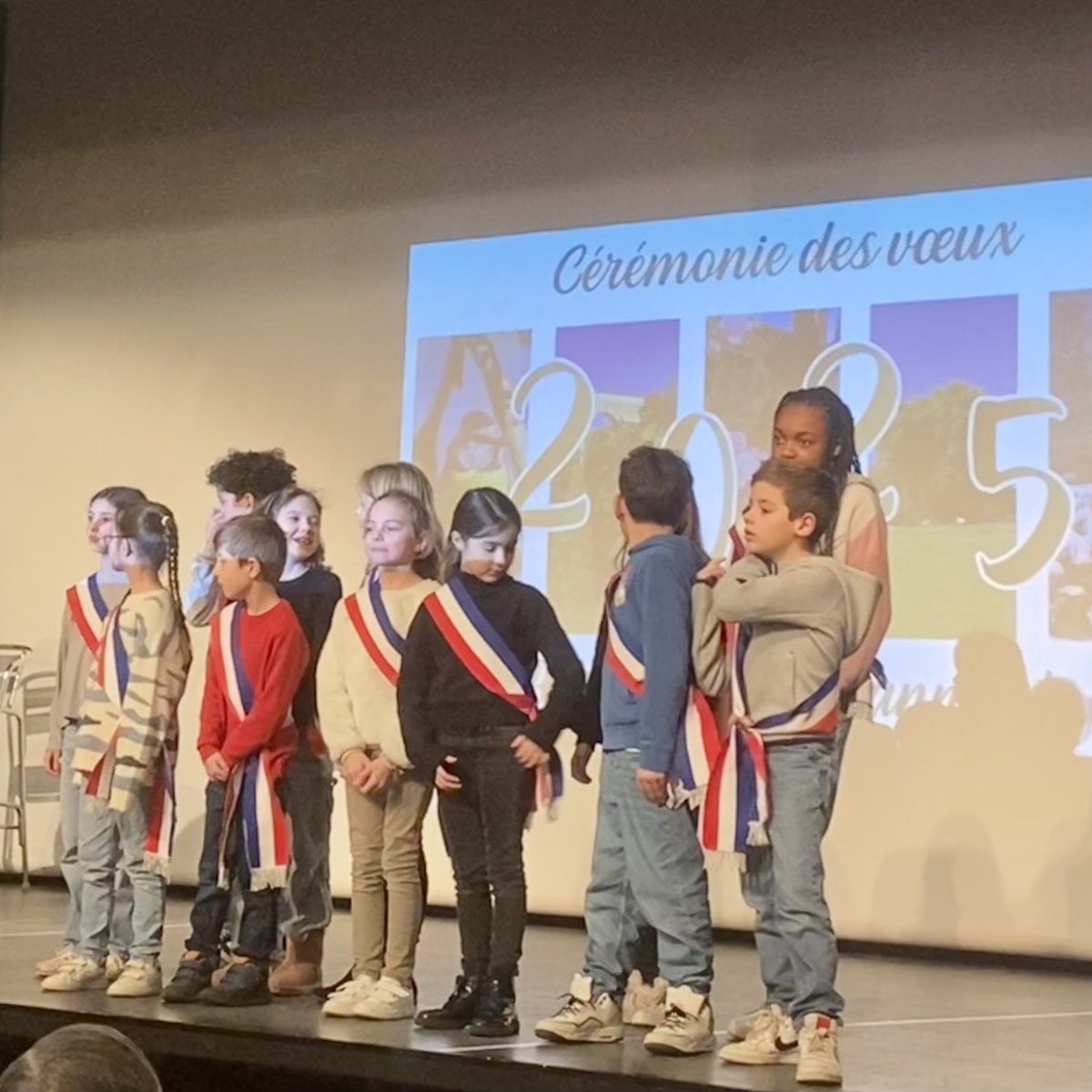 MartadeCidrac's tweet photo. Dans le contexte politique et budgétaire de notre pays, cette année, les voeux des maires et des élus sont empreints de gravité.

Une belle occasion de rappeler leur rôle essentiel dans la vie de nos communes.

Bon dimanche !

#Voeux2025 #Louveciennes #VillennesSurSeine #Orgeval https://t.co/b4BLLBX6R8