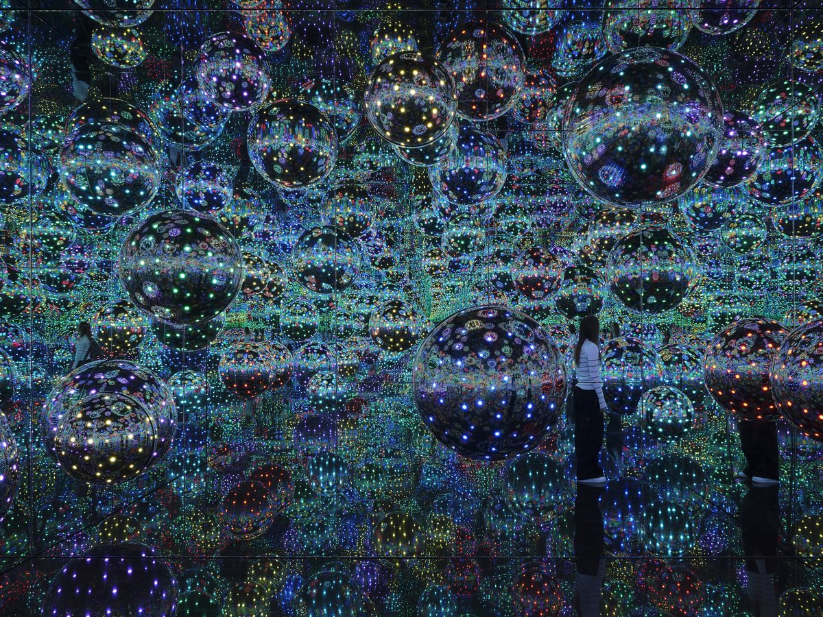 victoriamiro's tweet image. Yayoi Kusama is now on view at @NGVMelbourne: highlights include the world premiere of Infinity Mirrored Room–My Heart is Filled to the Brim with Sparkling Light, 2024, which invites visitors into a seemingly infinite celestial universe: ngv.vic.gov.au/exhibition/yay…