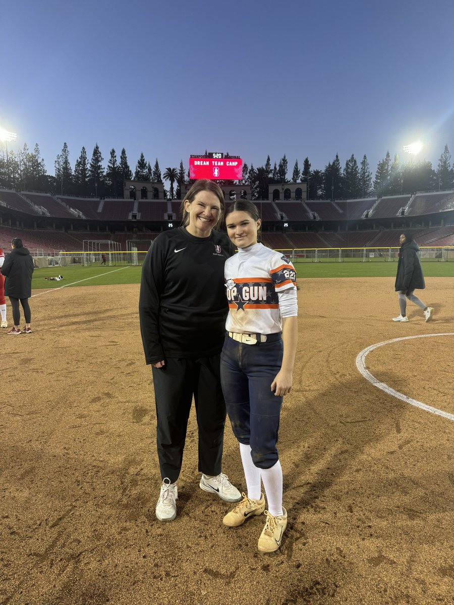 ab_softball2027's tweet photo. Had an amazing Saturday @StanfordSball for the Dream Team camp! Such a cool experience getting to learn new ways of the game that I can take with me. Thank you @JessicaAllister, @saragroe, Coach Merchant, players and staff! Can’t wait to be back, Go Card!🌲 @TGASciara @TGA_Turner https://t.co/rmW207h9IN