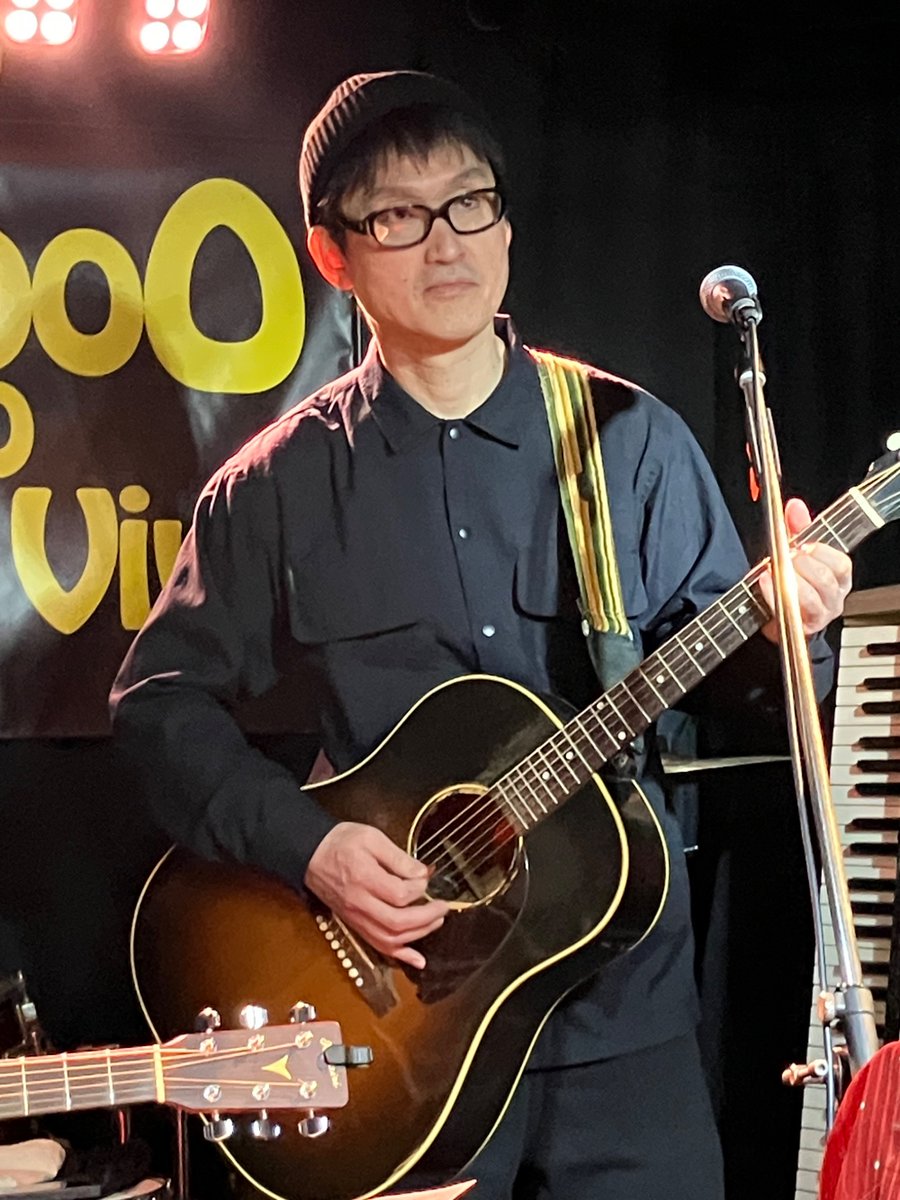 TxxdrwcZhyXlias's tweet photo. かつおの遊び場で梵さん(テトラコード)のライブ、楽しかった！！

3人とも個性的なテトラコード。ビートルズのカバーもするんですね！

他のお客さんからも「唯一無二」と言われてた梵さん、ハプニング連発でしたけど素敵でかっこよかった😊
次のライブも楽しみです。 https://t.co/xzGtM0Z1Yi
