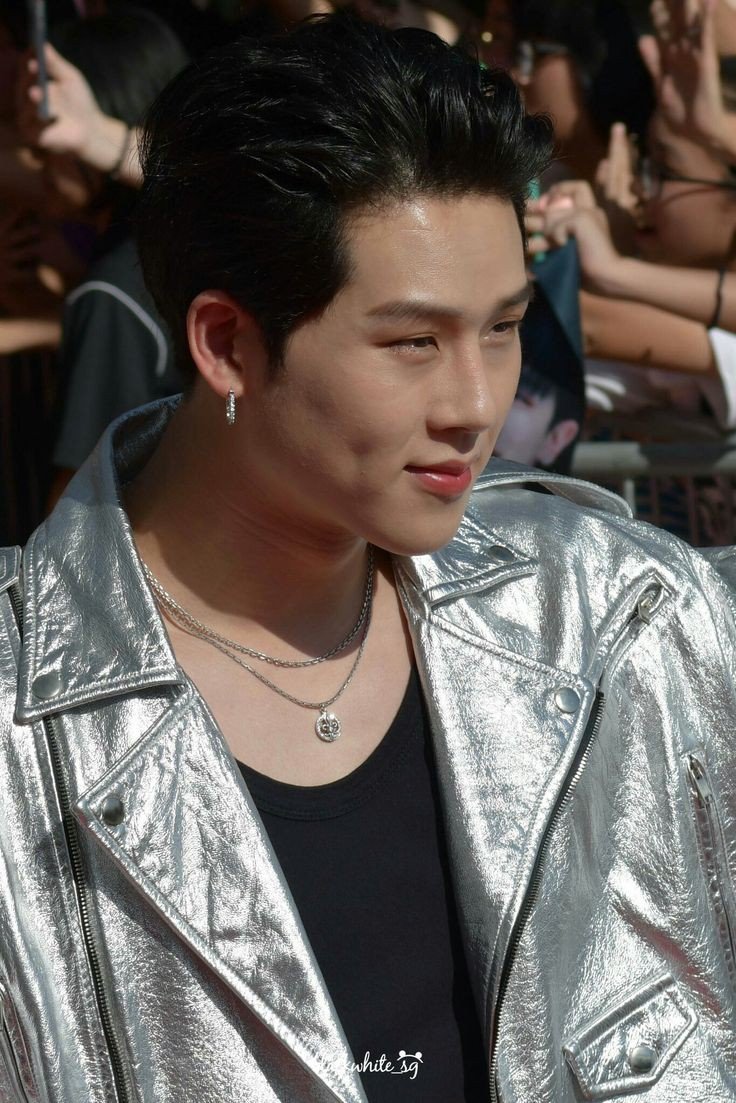 Jooheon is back home 💛 tweet media