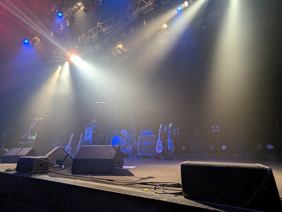 histamine_dead's tweet photo. 本日今年2本目の参戦はノーマター。
最前に着弾できて、各バンドとも最高に楽しめました...が
3年頑張ったメガネが👓。
ストンパまでは何とか行けたのに...( ´•̥̥̥ω•̥̥̥`)
#NOMATTERLIVE https://t.co/EmyNUf4aMH