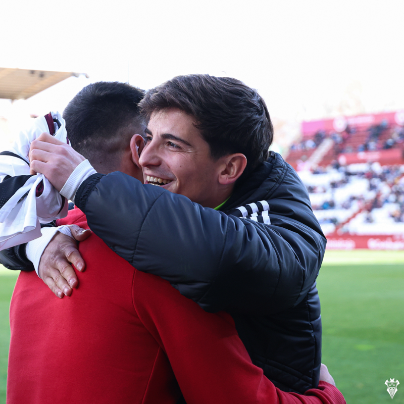 AlbaceteBPSAD's tweet photo. Emoción compartida, @diegui_johan 🥹

Es un honor formar parte de tu trayectoria futbolística y una suerte que seas parte de nuestra historia 🤍

⚽️🦇