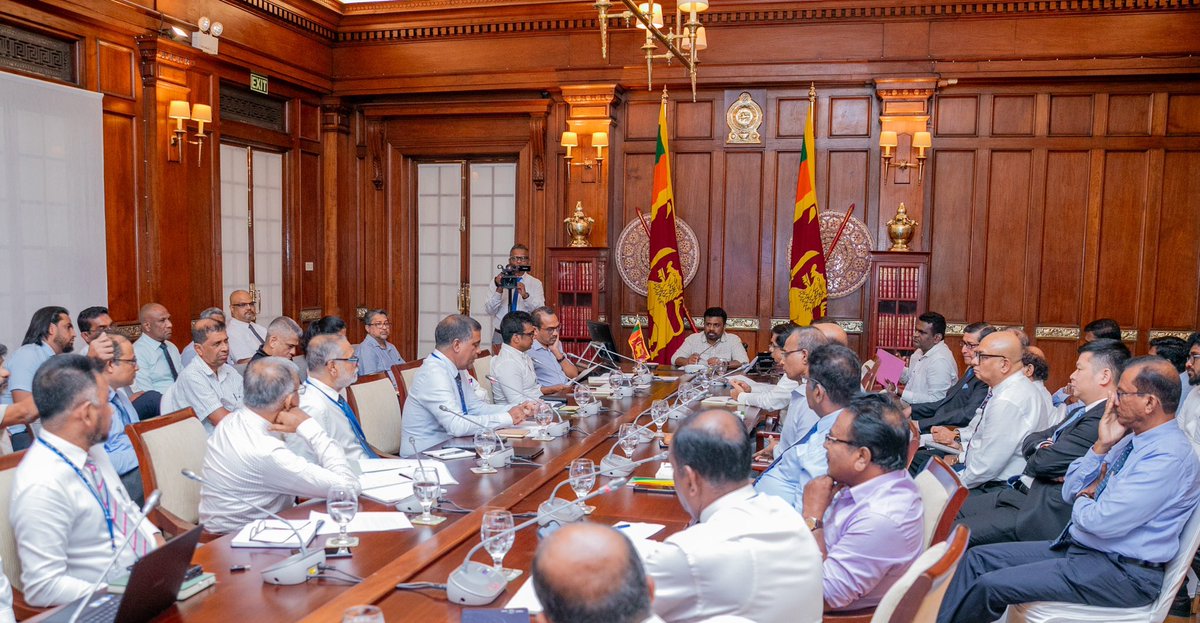 Today (12), I held discussions at the Presidential Secretariat with Sri Lanka Customs &amp; port service providers to address delays in container clearance. Key decisions include 24/7 Customs operations, additional container storage, &amp; land for truck parking. Collective action is