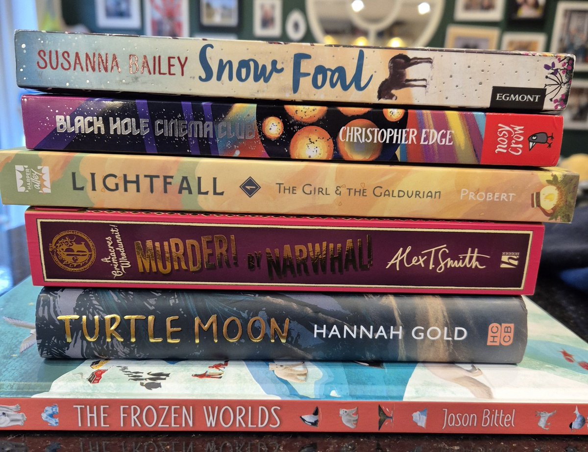 MrsRawlingsFBA's tweet photo. My reading list for this half term, thanks to the children in my class, christmas vouchers and the magic of the @Waterstones plus reward card. https://t.co/958mUlQTIn