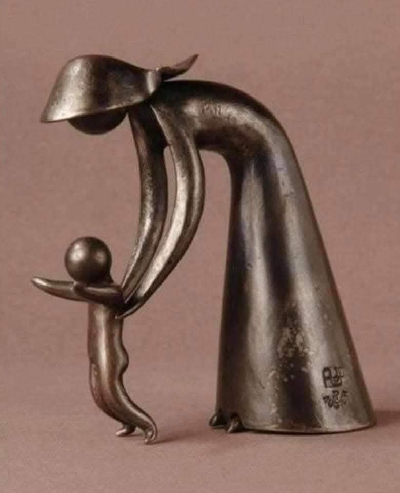 -لولا انحناء ظهر الأمهات .. لما استقام ظهر الأبناء ...