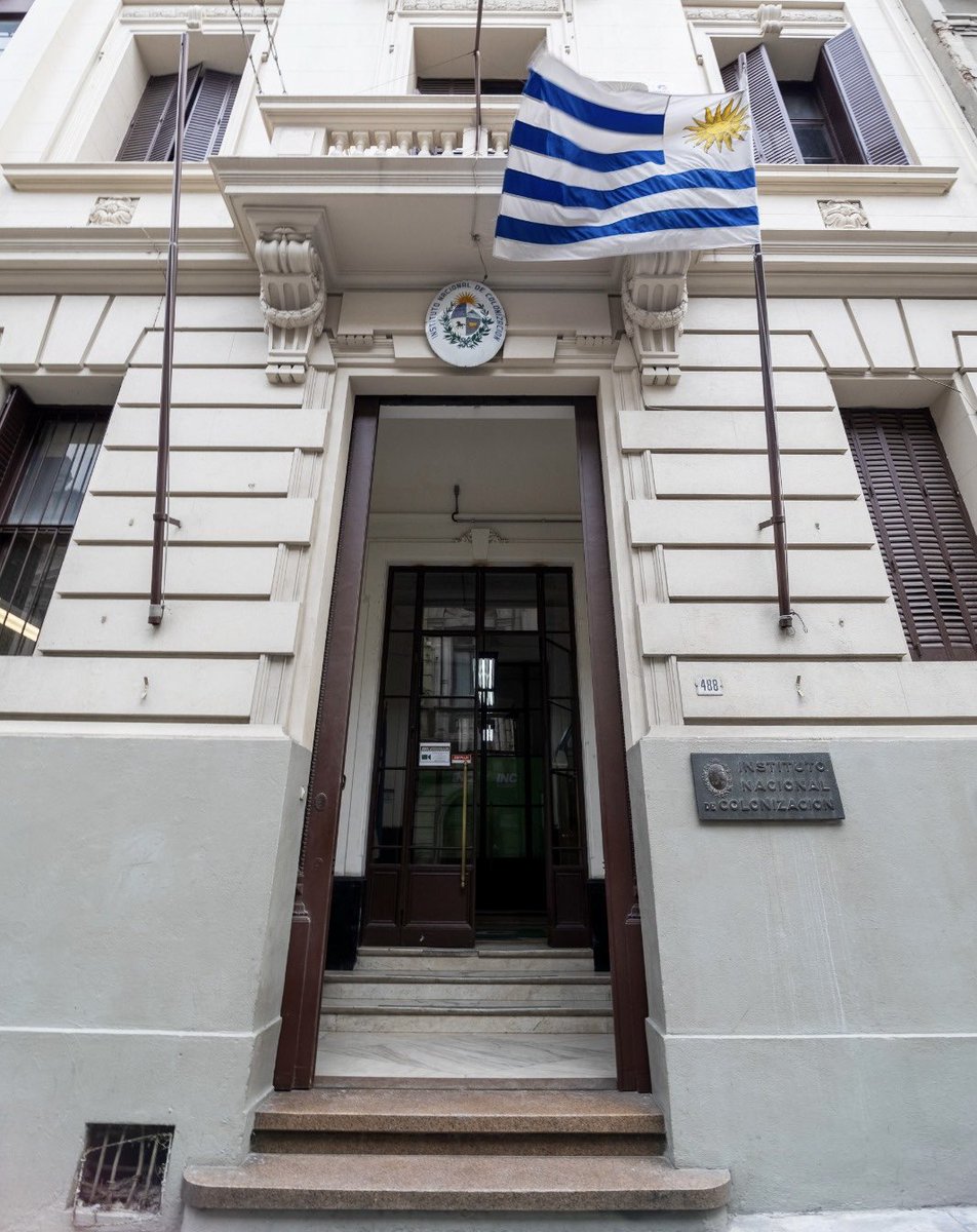 🎉 Hoy celebramos los 77 años del Instituto Nacional de Colonización, creado el 12 de enero de 1948 por la ley 11.029.

Un saludo especial a los colonos y sus familias, y un reconocimiento a los funcionarios que trabajan día a día por el desarrollo rural.

 ¡Felices 77 años!