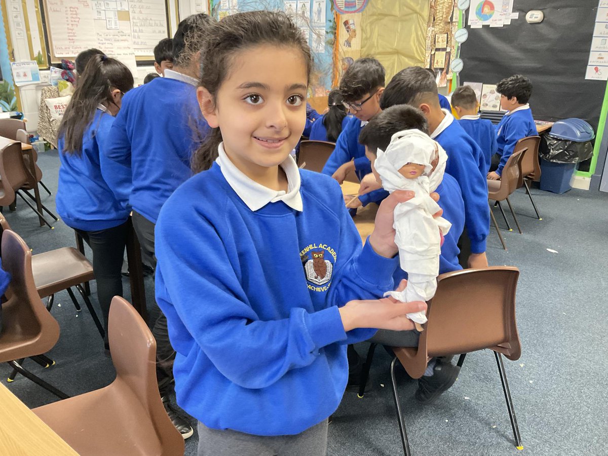 Greenhill_HT's tweet photo. Class 7 took part in an Ancient Egypt Wow Starter. They researched the era, painted feluccas on the Nile, mummified dolls, made a headdress, were archaeologists and used hieroglyphics.
#TheHarmonyPledge #BeAnExpertLearner #LoveLearning https://t.co/HXgWxJclbL