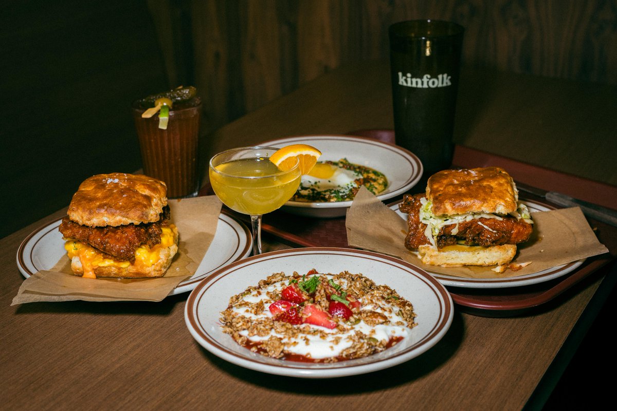 A moment of appreciation for the delicious food you can find all over our city 🤤 #Memphis #Eats

 1. Gus' Fried Chicken
2. Payne's Bar-B-Que
3. City Silo 
4. Kinfolk