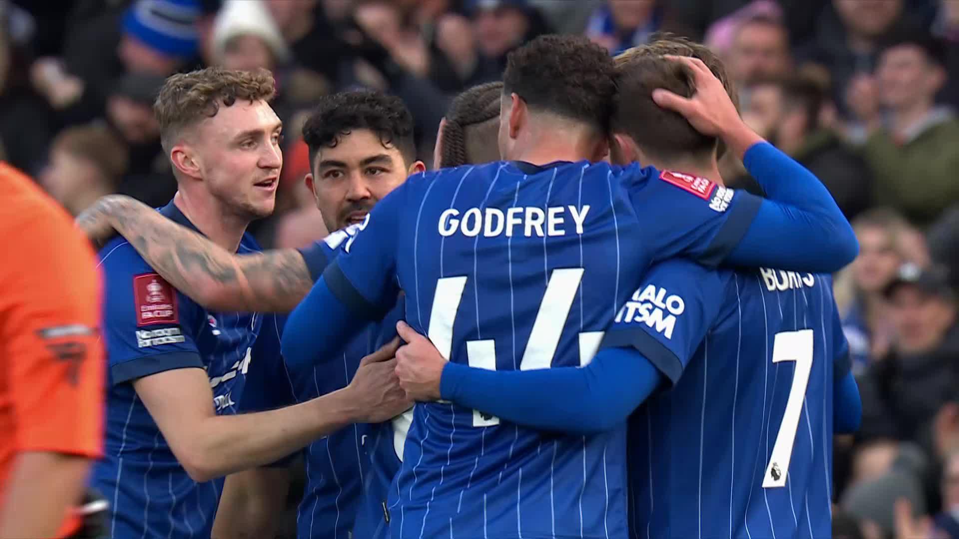 HAMMERED home by Kalvin Phillips 🔨The @IpswichTown midfielder makes it look easy from range 😮‍💨#EmiratesFACup