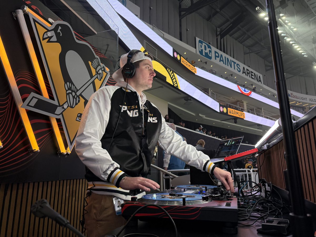 The <a href="/penguins/">Pittsburgh Penguins</a> host the Lightning today! Puck drops at 5pm! #pittsburgh #lgp