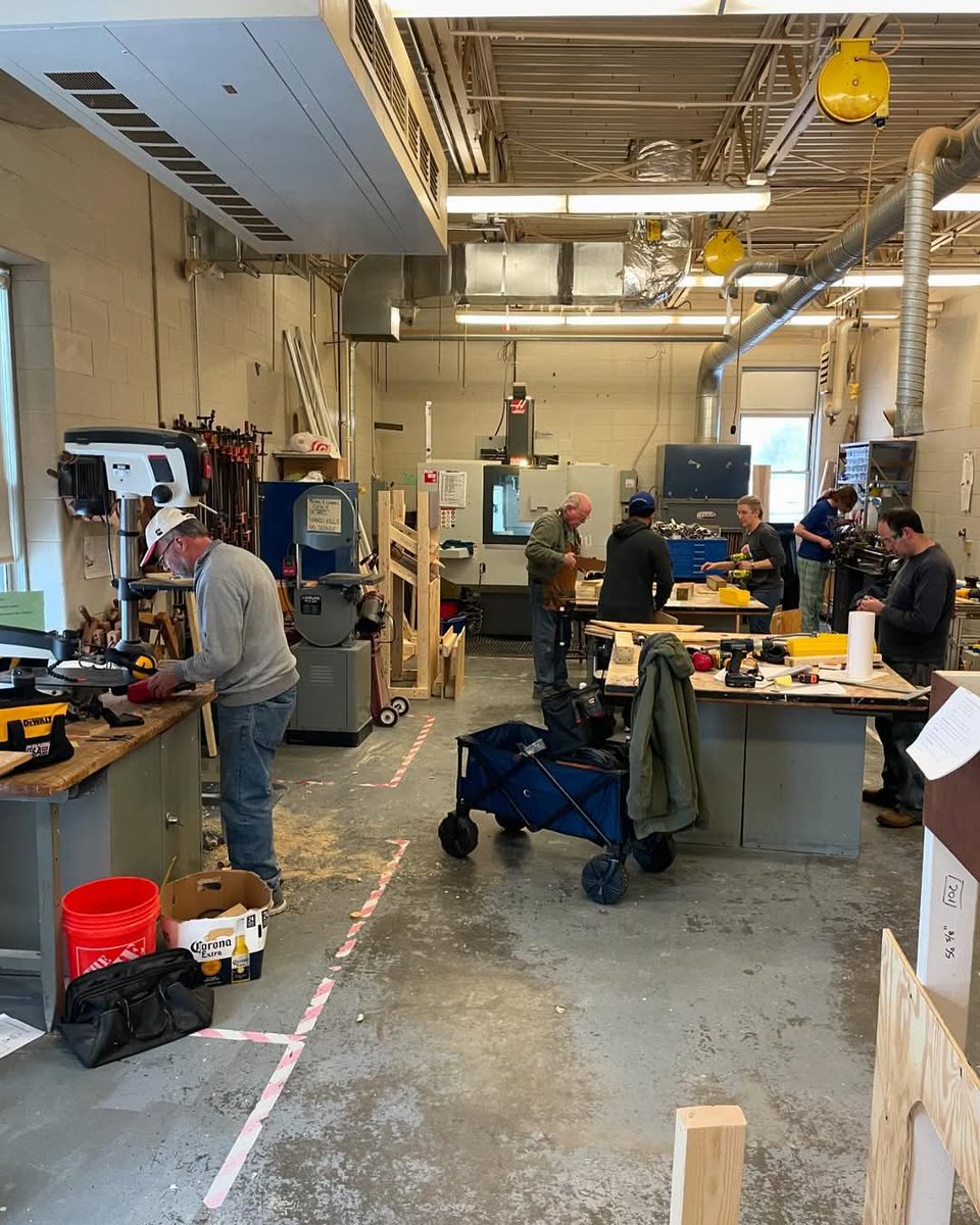 The first week of build season is in the books! 🤖🪸🐠 #ReefScape #omgrobots #firstinspires #nhfirst #HBHS #HollisBrooklineRobotics #Team1073