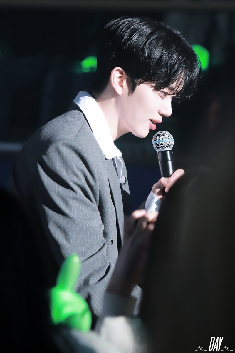 _day_DAY_day_'s tweet photo. 250112
BJYM ENCORE CONCERT [Farewell, Earth]

미모 미친... . . 
#Farewell_Earth
#BANG_JUNG_YOO_MOON #유영재 https://t.co/v2i3684sx9