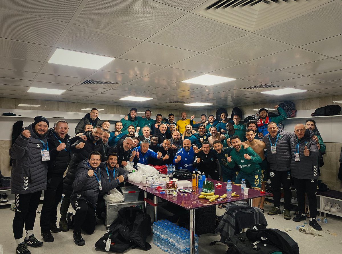 asagat9's tweet photo. 4️⃣1️⃣ Puan! 🏆💚🖤 @Kocaelispor https://t.co/rG2faQXedC