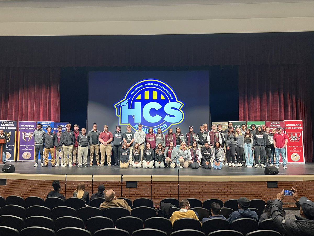 logan_mortimer's tweet photo. Thank you @AthleticsHenry for a having @ughs_b at Spring Media Day! Gearing up for senior season! ⚾️ https://t.co/XU5rypbLu9