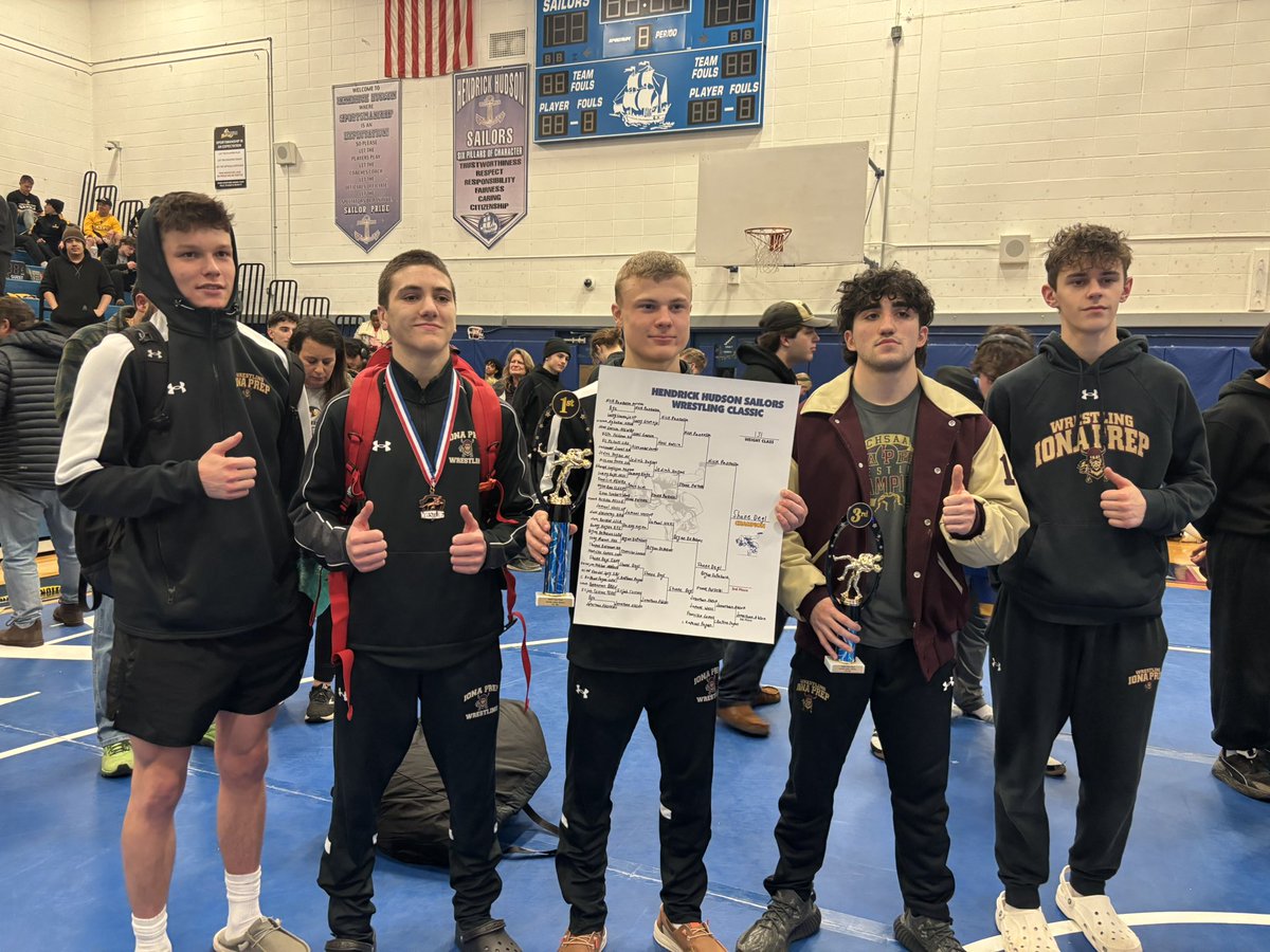 IonaWrestling's tweet photo. Congratulations to the rest of the wrestling team that competed at the Hendrick Hudson Tournament. Top placers were, 131 Shane Degl-1st, 145 Landon Miller-3rd and 116 Christian Chilelli-4th place. https://t.co/IowljdlJHI